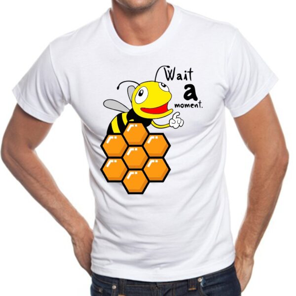 Camiseta cool con abeja